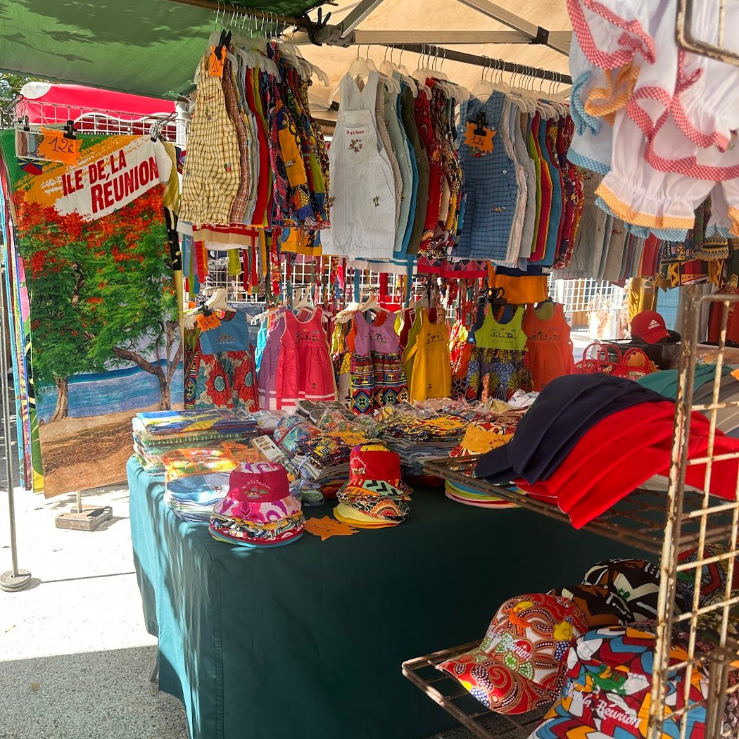 Marché Forain de Saint-Gilles les Bains 2